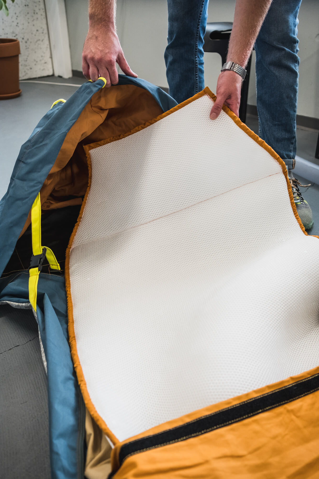 shelterbag with integrated mattress and pillow